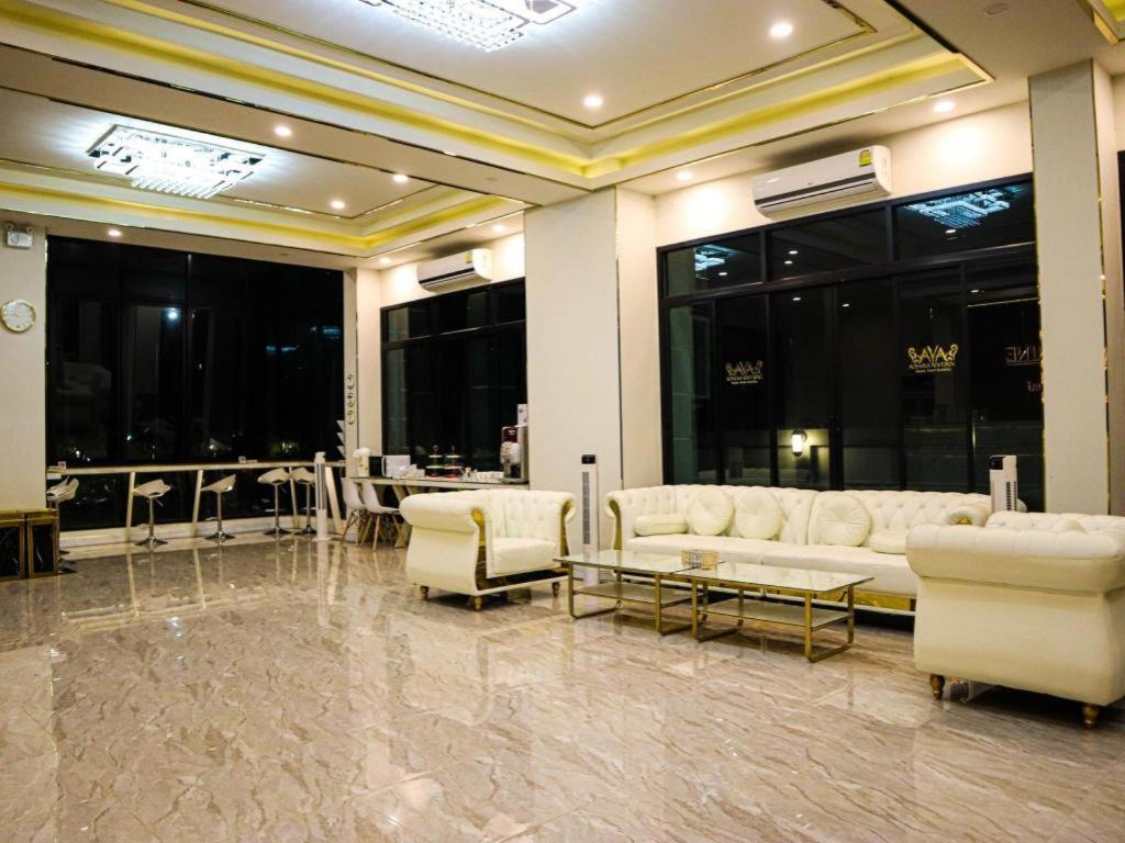 Aiyara Riverine Hotel, Накхонпханом Экстерьер фото