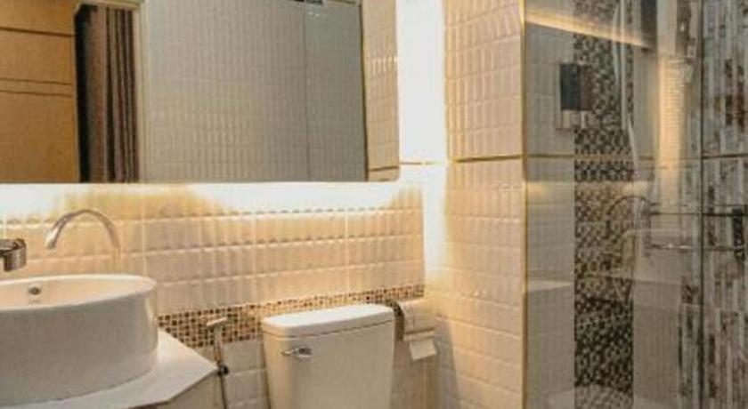 Aiyara Riverine Hotel, Накхонпханом Экстерьер фото